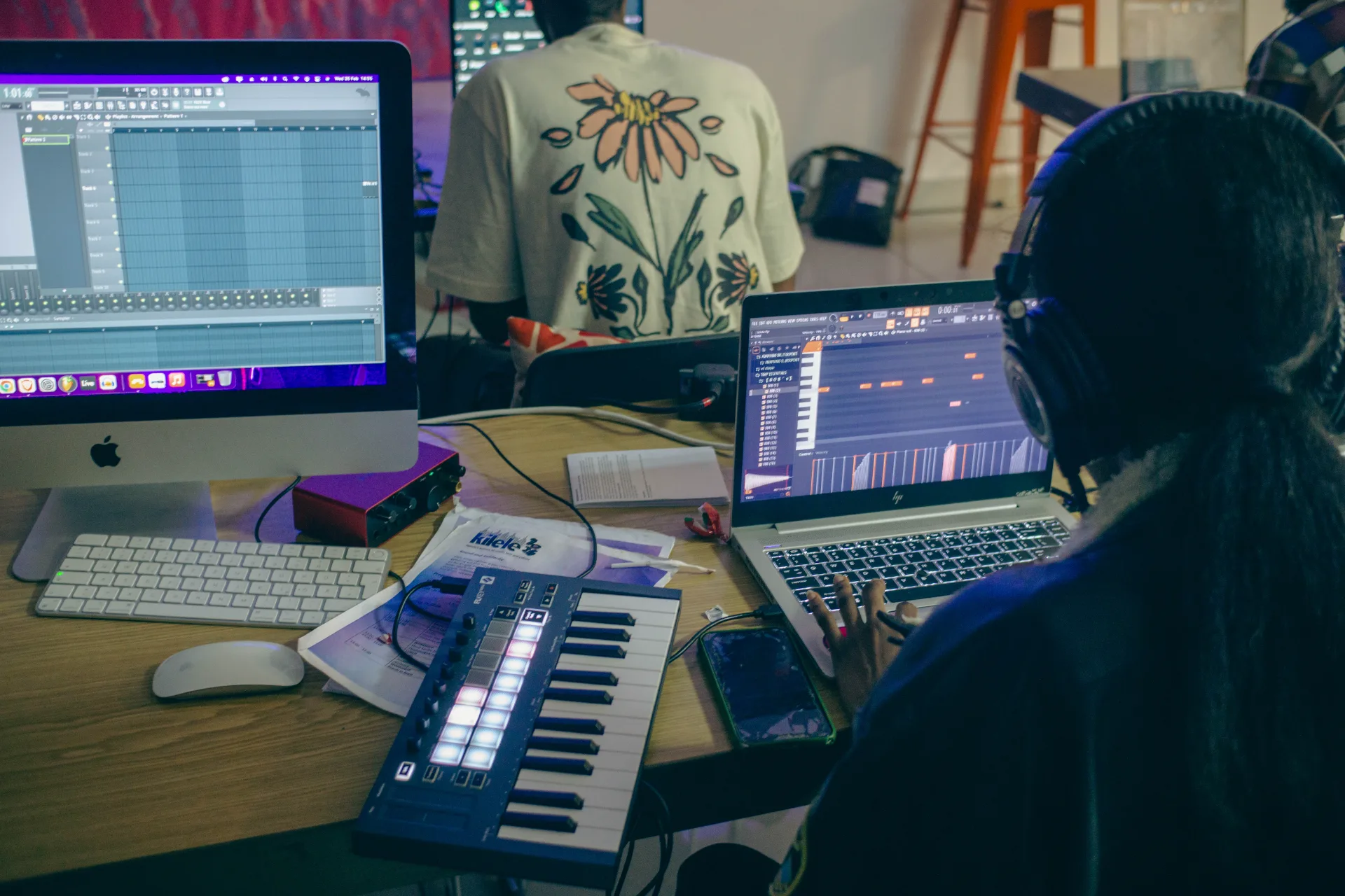 A music technology learning session in the Santuri classroom
